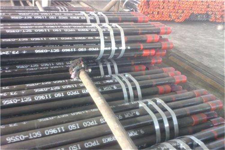 為了保護(hù)石油油管，專業(yè)技術(shù)人員進(jìn)行分析和研究，較終研制鉆桿耐磨帶自動(dòng)去除設(shè)備，操作過程中只需合上電源